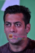 Salman Khan at Ready live mad concert announcement in Novotel, Juhu, Mumbai on 20th May 2011 (38).JPG